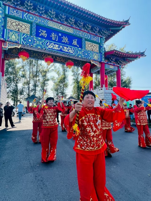 两岸青年冰城共绘文化交融图